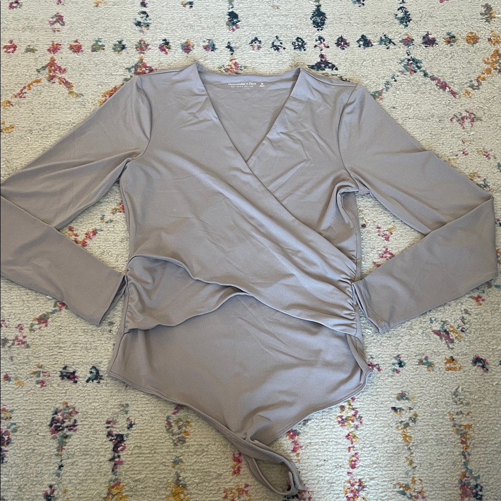 NWOT Abercrombie & Fitch light lavender Top